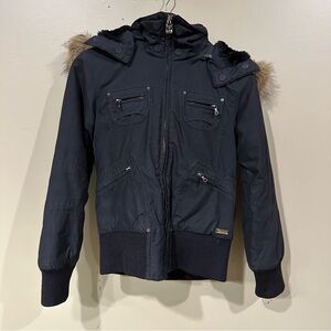 Aritzia tna women’s coat jacket size small Brand new